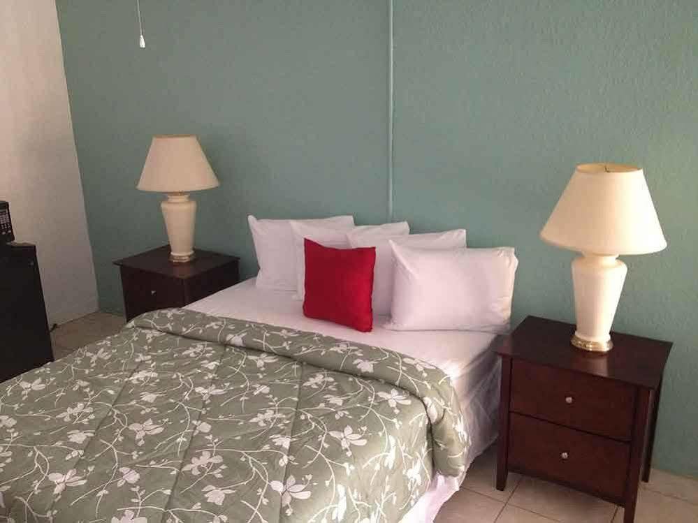 Castle By The Sea Motel Lauderdale-by-the-Sea Extérieur photo